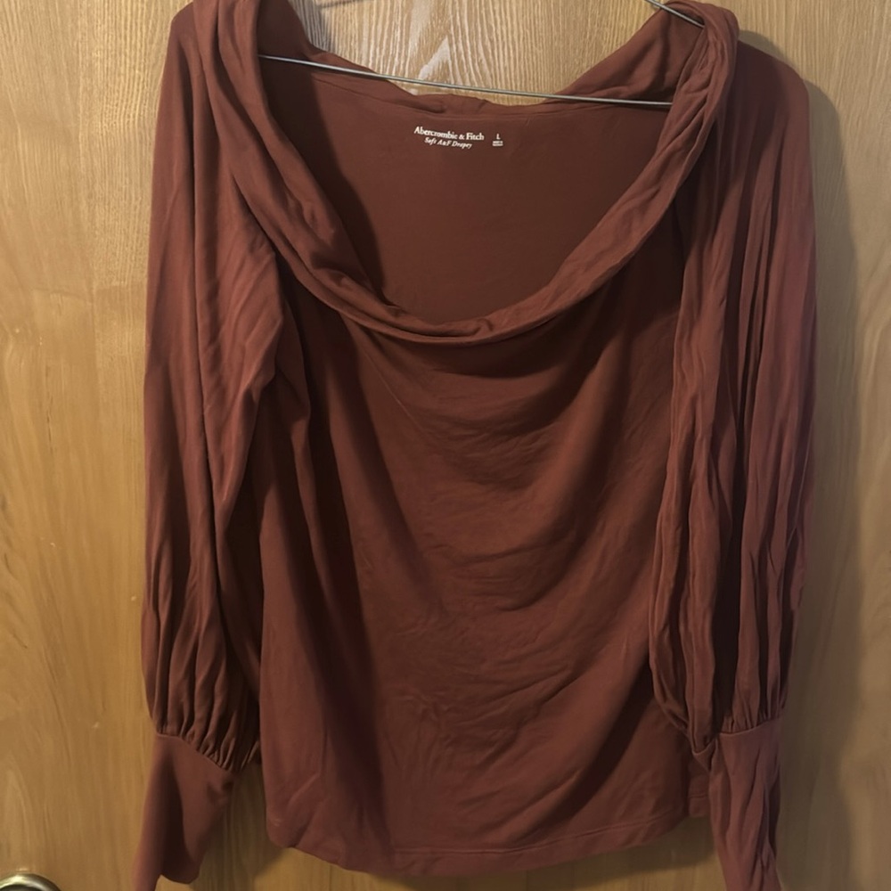 Abercrombie and Fitch blouse size L rust maroon color